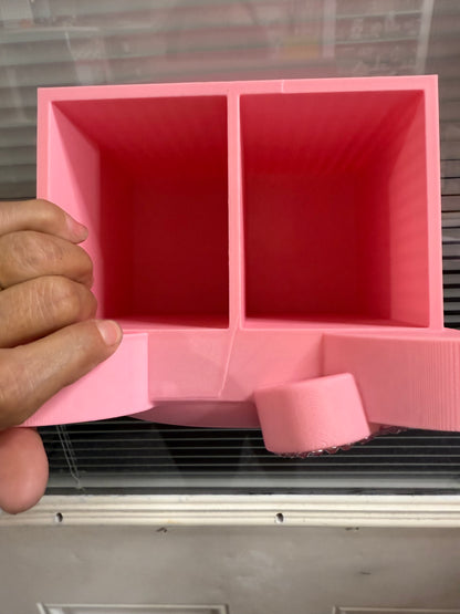 Hello Kitty pen holder