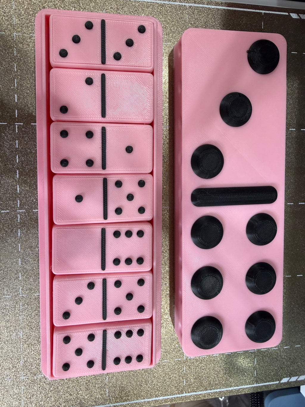 3D colorful Domino’s with case